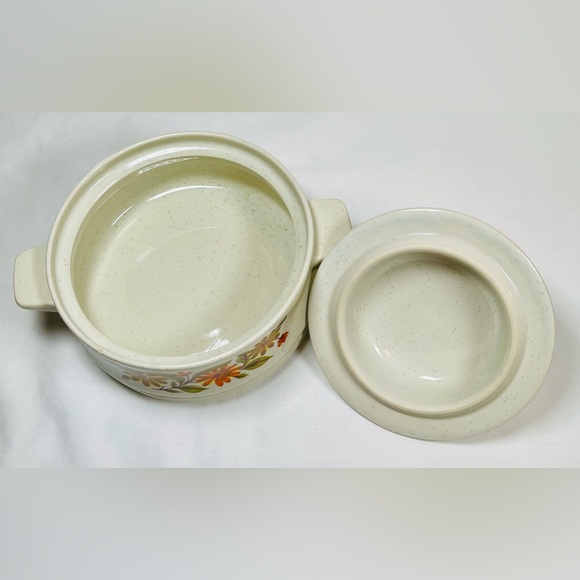 Vintage Capri Bake Serve 'N Store Stoneware Individual Casserole Dish With Lid - Picture 3 of 5